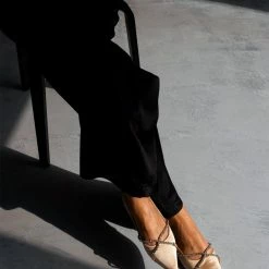 Καλύτερες κριτικές για ⭐ The Fashion Project Μπαλαρίνες σατέν με Strass χωρίς τακούνι - Άμμου 😍 12 Καλύτερες κριτικές για ⭐ The Fashion Project Μπαλαρίνες σατέν με Strass χωρίς τακούνι - Άμμου 😍 -Sneakers Κατάστημα goves saten me strass xwris takouni 100052 kkbj