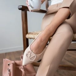 Αγορά ⌛ The Fashion Project Μπαλαρίνες μυτερές με ματ διακοσμητικό - Μπεζ ✔️ 11 Αγορά ⌛ The Fashion Project Μπαλαρίνες μυτερές με ματ διακοσμητικό - Μπεζ ✔️ -Sneakers Κατάστημα isies muteres goves me mat diakosmitiko 98935 d4cb