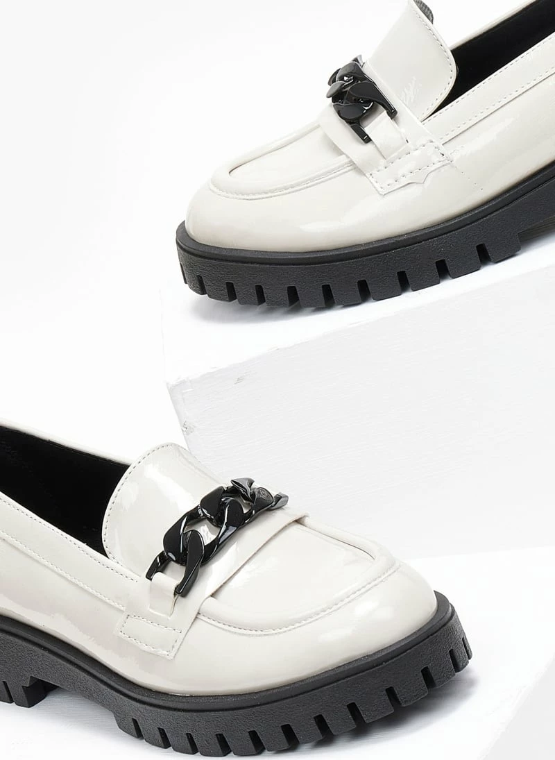 Ολοκαίνουργιο 👍 Loafers λουστρίνι με αλυσίδα Estil - Μπεζ 🎉 5 Ολοκαίνουργιο 👍 Loafers λουστρίνι με αλυσίδα Estil - Μπεζ 🎉 - Image 3