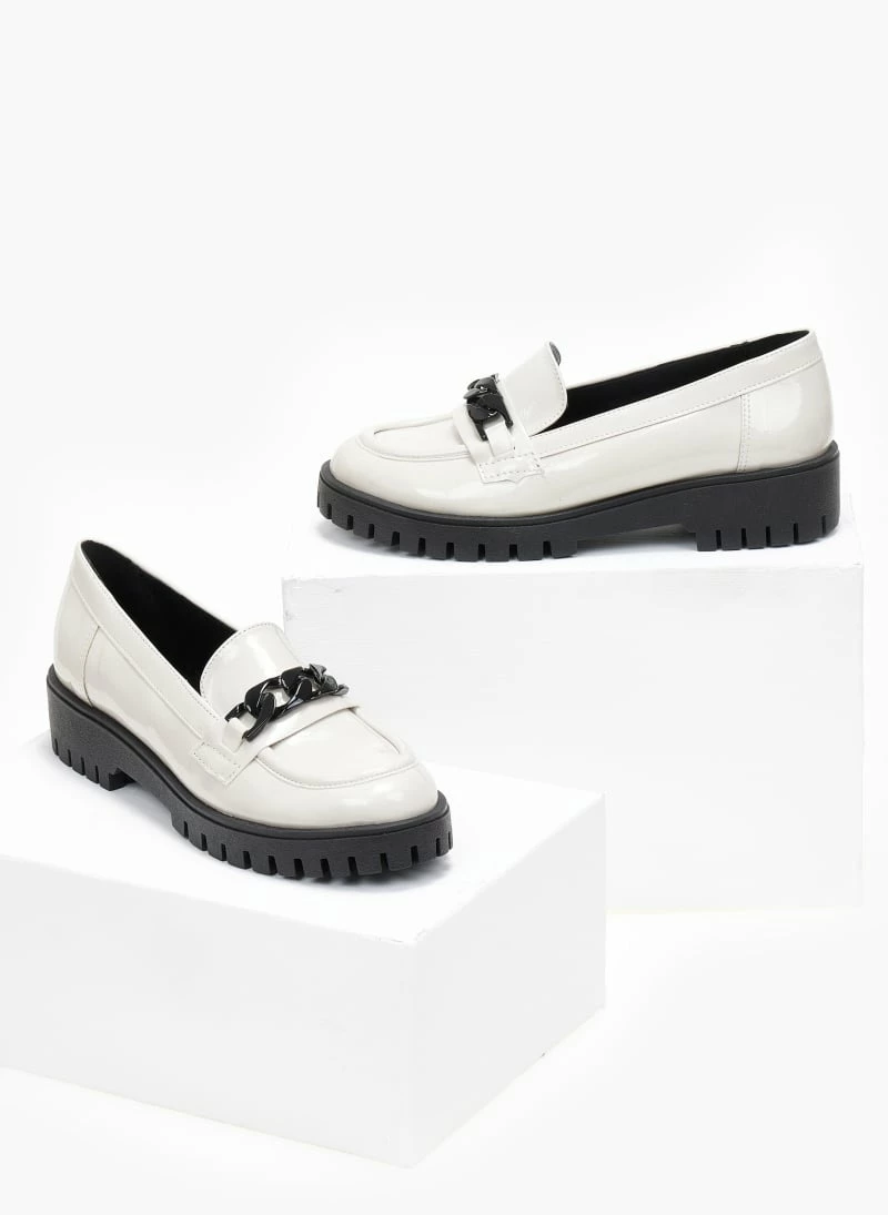 Ολοκαίνουργιο 👍 Loafers λουστρίνι με αλυσίδα Estil - Μπεζ 🎉 7 Ολοκαίνουργιο 👍 Loafers λουστρίνι με αλυσίδα Estil - Μπεζ 🎉 - Image 5