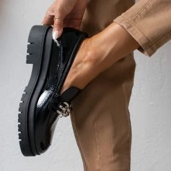Flash Sale ✔️ Loafers λουστρίνι με αλυσίδα Tfp - Μαύρο 🥰 15 Flash Sale ✔️ Loafers λουστρίνι με αλυσίδα Tfp - Μαύρο 🥰 -Sneakers Κατάστημα loafers loustrini me alusida tfp 108621 1mj5