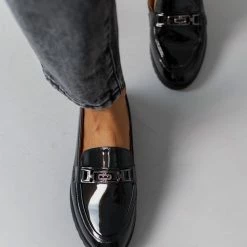 Ολοκαίνουργιο 🔥 The Fashion Project Loafers λουστρίνι με μικρά Strass - Μαύρο 🤩 -Sneakers Κατάστημα loafers loustrini me mikra strass 109090 m5tm