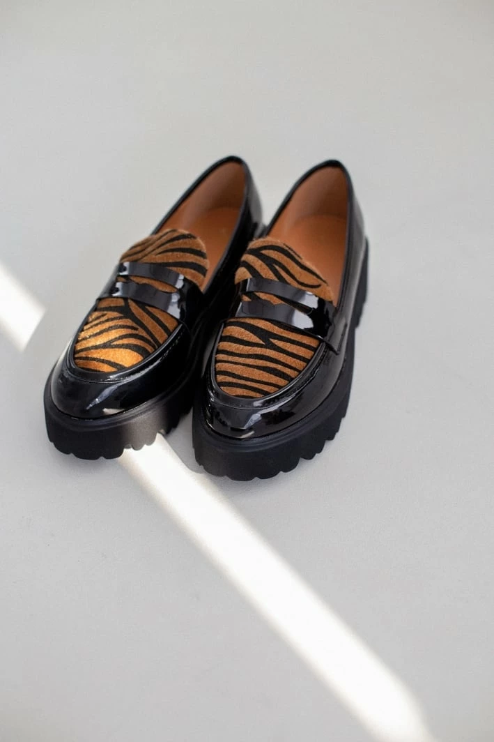 Καλύτερη πώληση 🧨 The Fashion Project Loafers λουστρίνι με Print - Μαύρο/Ταμπα ✨ 7 Καλύτερη πώληση 🧨 The Fashion Project Loafers λουστρίνι με Print - Μαύρο/Ταμπα ✨ - Image 5