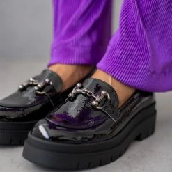 Πολύ καλή προσφορά 👍 Loafers λουστρίνι με ψηλή σόλα Estil - Μαύρο 🔔 -Sneakers Κατάστημα loafers loustrini me psili sola estil 108498 12ye