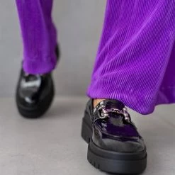 Πολύ καλή προσφορά 👍 Loafers λουστρίνι με ψηλή σόλα Estil - Μαύρο 🔔 -Sneakers Κατάστημα loafers loustrini me psili sola estil 108498 5a0o