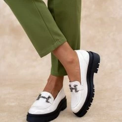 Εκπτωση ✨ Loafers λουστρίνι με ψηλή σόλα Estil - Μπεζ 😍 -Sneakers Κατάστημα loafers loustrini me psili sola estil 108624 xdfv