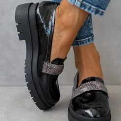 Καλύτερες κριτικές για 😀 Loafers λουστρίνι με Strass Estil - Μαύρο ✨