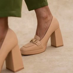 Αγορά 💯 The Fashion Project Loafers με μεταλλικό διακοσμητικό - Nude 🤩 -Sneakers Κατάστημα loafers me metalliko diakosmitiko 108239 csvw