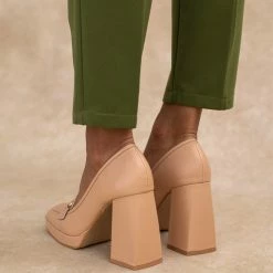 Αγορά 💯 The Fashion Project Loafers με μεταλλικό διακοσμητικό - Nude 🤩 -Sneakers Κατάστημα loafers me metalliko diakosmitiko 108239 jo4f