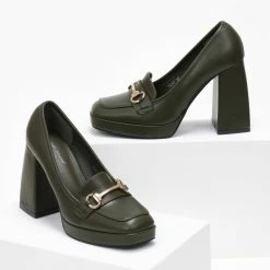 Κουπόνι 😍 The Fashion Project Loafers με μεταλλικό διακοσμητικό - Λαδί 🧨 -Sneakers Κατάστημα loafers me metalliko diakosmitiko 108240 g50e