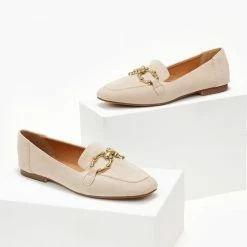 Προώθηση ✔️ The Fashion Project Loafers Suede με μεταλλικό διακοσμητικό - Μπεζ 🔥 -Sneakers Κατάστημα loafers suede me metalliko diakosmitiko 105528 6x96 1