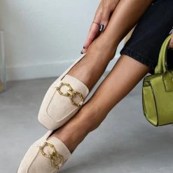 Προώθηση ✔️ The Fashion Project Loafers Suede με μεταλλικό διακοσμητικό - Μπεζ 🔥