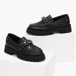 Εκπτωση 💯 Loafers δερμάτινα με αλυσίδα CARMELA 160358 - Μαύρο 🤩 -Sneakers Κατάστημα mokasinia dermatina me alusida carmela 160358 106178 4hpe
