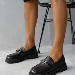 Εκπτωση 💯 Loafers δερμάτινα με αλυσίδα CARMELA 160358 - Μαύρο 🤩 -Sneakers Κατάστημα mokasinia me alusida carmela 160358 106178 2zrz