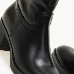 Ολοκαίνουργιο 🤩 The Fashion Project Μπότες Casual με διχρωμία στο θηλάκι - Μαύρο 🔥 -Sneakers Κατάστημα mpotes casual me dixrwmia sto thilaki 105768 i22y