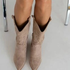 Πολύ καλή προσφορά 🎉 The Fashion Project Μπότες Cowboy με σχέδιο - Τάουπε 😉 -Sneakers Κατάστημα mpotes cowboy me sxedio 109355 yj9v