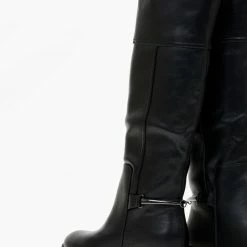 Προϋπολογισμός 😍 The Fashion Project Μπότες ιππασίας με μεταλλικό διακοσμητικό - Μαύρο 🛒 -Sneakers Κατάστημα mpotes flat me metalliko diakosmitiko stoixeio 106252 kkn3