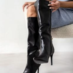 Πολύ καλή προσφορά 🎉 The Fashion Project Μπότες μυτερές με λεπτό τακούνι - Μαύρο 😉 15 Πολύ καλή προσφορά 🎉 The Fashion Project Μπότες μυτερές με λεπτό τακούνι - Μαύρο 😉 -Sneakers Κατάστημα mpotes muteres me lepto takouni 106157 jytz