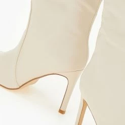 Η καλύτερη συμφωνία 👏 The Fashion Project Μπότες μυτερές με λεπτό τακούνι - Μπεζ 🥰 11 Η καλύτερη συμφωνία 👏 The Fashion Project Μπότες μυτερές με λεπτό τακούνι - Μπεζ 🥰 -Sneakers Κατάστημα mpotes muteres me lepto takouni 106158 glbi