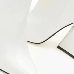 Ολοκαίνουργιο 🛒 The Fashion Project Μπότες μυτερές με τρίγωνο τακούνι - Λευκό 🧨 -Sneakers Κατάστημα mpotes muteres me trigwno takouni 105461 946s