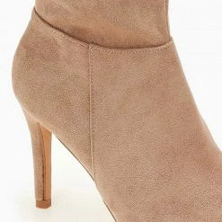 Πολύ καλή προσφορά 🥰 The Fashion Project Μπότες μυτερές Suede με λεπτό τακούνι - Πούρο 😀 11 Πολύ καλή προσφορά 🥰 The Fashion Project Μπότες μυτερές Suede με λεπτό τακούνι - Πούρο 😀 -Sneakers Κατάστημα mpotes muteres suede me lepto takouni 107270 3auh