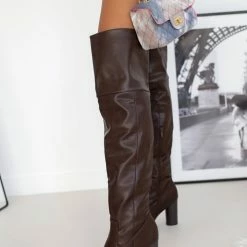 Συμφωνίες 🛒 The Fashion Project Μπότες πάνω από το γόνατο με ξύλινο τακούνι - Καφέ ⭐ -Sneakers Κατάστημα mpotes panw apo to gonato me ksulino takouni 108890 kkmd