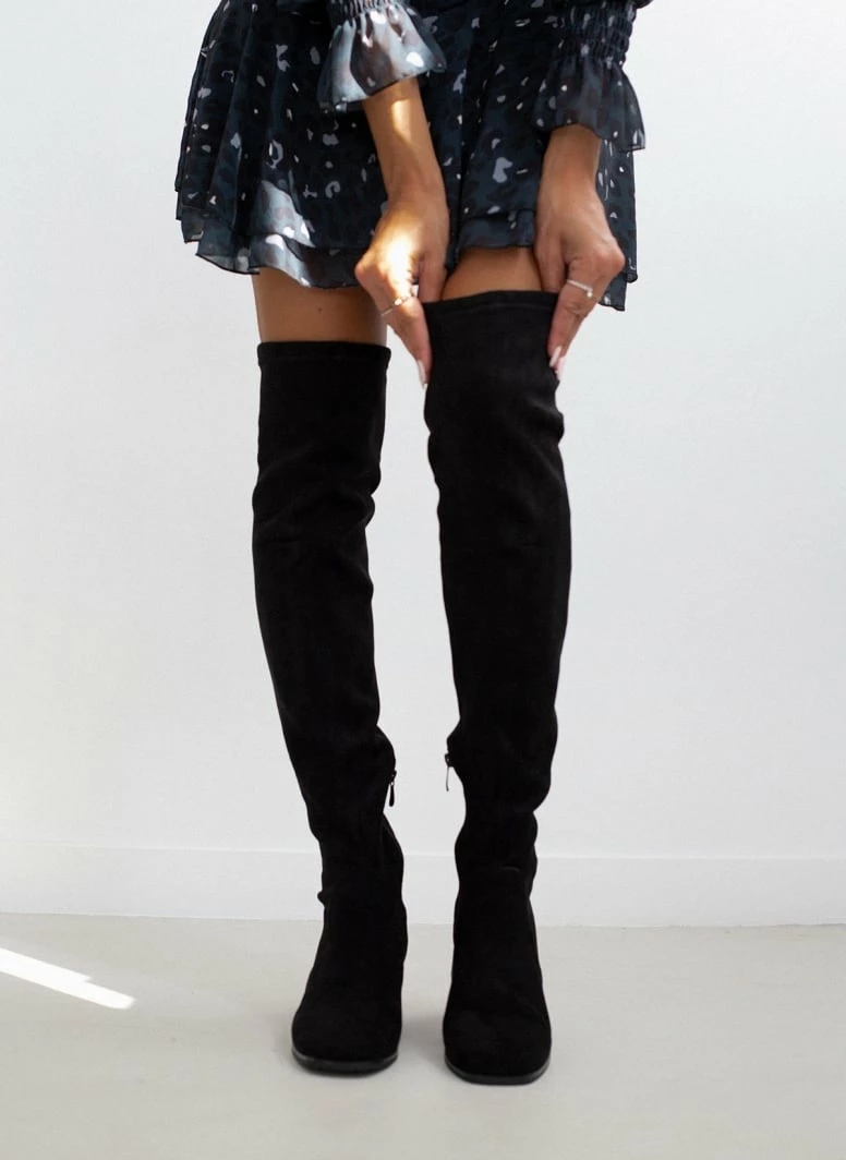 Sneakers Κατάστημα 43 Sneakers Κατάστημα -Sneakers Κατάστημα mpotes panw apo to gonato me metalliki leptomereia 106481 ef5v