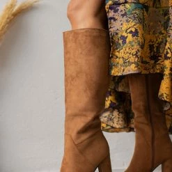 Ολοκαίνουργιο ⌛ The Fashion Project Μπότες Suede με ραφές - Κάμελ 🎁 15 Ολοκαίνουργιο ⌛ The Fashion Project Μπότες Suede με ραφές - Κάμελ 🎁 -Sneakers Κατάστημα mpotes suede me rafes 108719 43i1