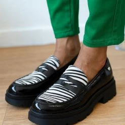 Προώθηση 😍 Xti Footwear Loafers λουστρίνι με οικολογικό Ponyskin Xti 140215 - Zebra 🥰 19 Προώθηση 😍 Xti Footwear Loafers λουστρίνι με οικολογικό Ponyskin Xti 140215 - Zebra 🥰 -Sneakers Κατάστημα oxfords me animal print leptomereia xti 140215 106399 s47m