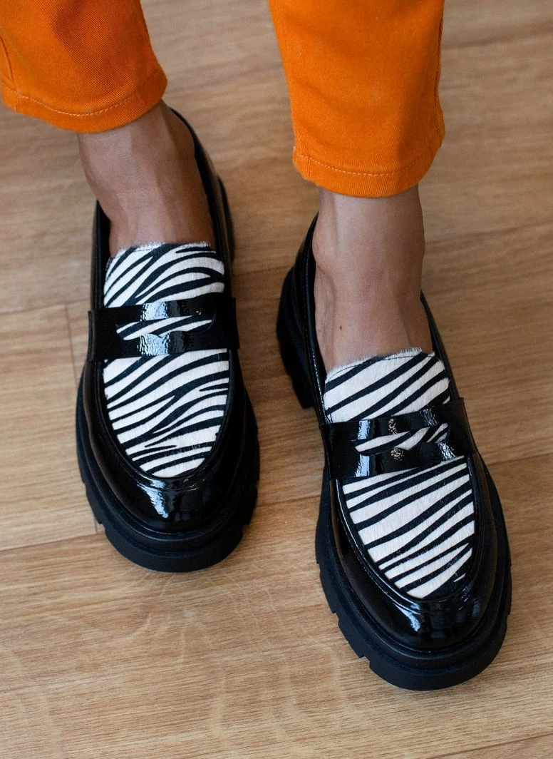 Προώθηση 😍 Xti Footwear Loafers λουστρίνι με οικολογικό Ponyskin Xti 140215 - Zebra 🥰 3 Προώθηση 😍 Xti Footwear Loafers λουστρίνι με οικολογικό Ponyskin Xti 140215 - Zebra 🥰