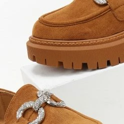 ΧΟΝΔΡΙΚΟ ΕΜΠΟΡΙΟ 🧨 The Fashion Project Loafers Suede με Strass αγκράφα - Κάμελ 💯 -Sneakers Κατάστημα oxfords suede me strass agkrafa 106291 jclc