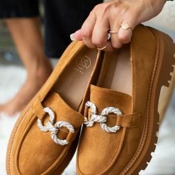 ΧΟΝΔΡΙΚΟ ΕΜΠΟΡΙΟ 🧨 The Fashion Project Loafers Suede με Strass αγκράφα - Κάμελ 💯 -Sneakers Κατάστημα oxfords suede me strass agkrafa 106291 ljft