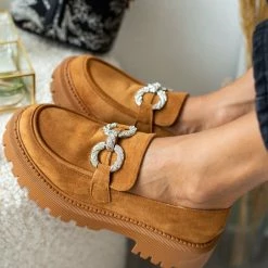 ΧΟΝΔΡΙΚΟ ΕΜΠΟΡΙΟ 🧨 The Fashion Project Loafers Suede με Strass αγκράφα - Κάμελ 💯 -Sneakers Κατάστημα oxfords suede me strass agkrafa 106291 ltfd