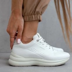 Τοπ 10 🛒 CARMELA 👟 Sneaker δερμάτινα με διάτρητο σχέδιο 68439 - Λευκό ⭐