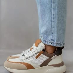 Η καλύτερη συμφωνία 🧨 Sneakers δερμάτινα CARMELA 160001 - Πάγου ⭐