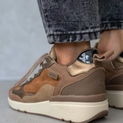 Εξοδος 🎁 Sneakers δερμάτινα CARMELA 160263 - Τάουπε 🔔 12 Εξοδος 🎁 Sneakers δερμάτινα CARMELA 160263 - Τάουπε 🔔 -Sneakers Κατάστημα sneakers dermatina carmela 160263 108902 pflo