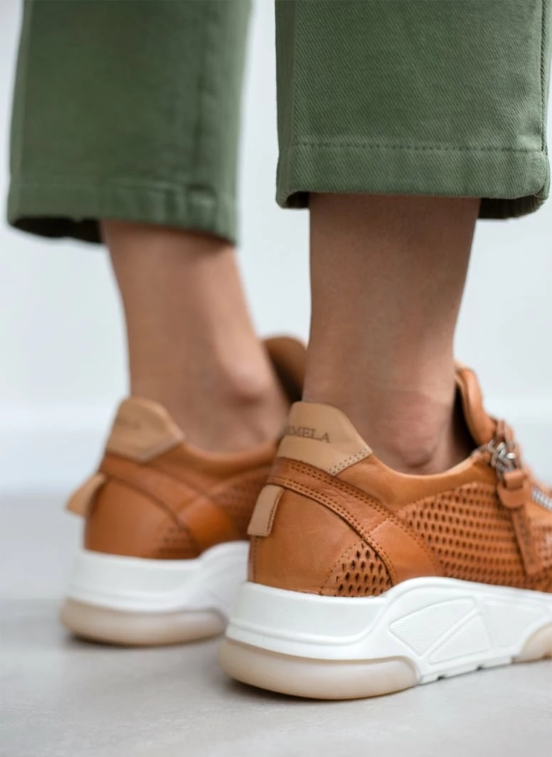 Η καλύτερη συμφωνία 🥰 CARMELA 👟 Sneakers δερμάτινα με διάτρητο σχέδιο 68247 - Κάμελ 🔥 9 Η καλύτερη συμφωνία 🥰 CARMELA 👟 Sneakers δερμάτινα με διάτρητο σχέδιο 68247 - Κάμελ 🔥 - Image 7