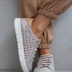 Flash Sale 🌟 Sneakers δερμάτινα με διάτρητο σχέδιο CARMELA 68568 - Πάγου 🥰 -Sneakers Κατάστημα sneakers dermatina me diatrito sxedio carmela 6856 103574 dcf5