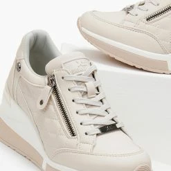 Καλύτερη πώληση ❤️ Xti Footwear 👟 Sneakers Wedges δερματίνη με καπιτονέ σχέδιο Xti 140063 - Μπεζ 🔔 -Sneakers Κατάστημα sneakers dermatini me kapitone sxedio xti 140063 105637 s8rs