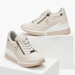 Καλύτερη πώληση ❤️ Xti Footwear 👟 Sneakers Wedges δερματίνη με καπιτονέ σχέδιο Xti 140063 - Μπεζ 🔔 -Sneakers Κατάστημα sneakers dermatini me kapitone sxedio xti 140063 105637 xfdj