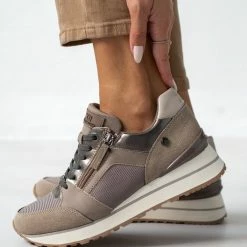 Εκπτωση ⌛ Xti Footwear 👟 Sneakers με λοξό φερμουάρ Xti 140017 - Τάουπε 🛒