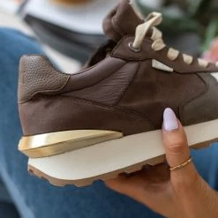 Καλύτερη πώληση 😉 Xti Footwear 👟 Sneakers με μεταλλική λεπτομέρεια Xti 140315 - Τάουπε 🌟 -Sneakers Κατάστημα sneakers me metalliki leptomereia xti 140315 106615 oca4