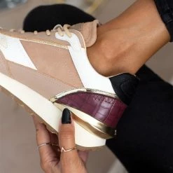 Κουπόνι 😉 Xti Footwear 👟 Sneakers με χρυσή λεπτομέρεια στη σόλα Xti 140314 - Μπεζ 😉 15 Κουπόνι 😉 Xti Footwear 👟 Sneakers με χρυσή λεπτομέρεια στη σόλα Xti 140314 - Μπεζ 😉 -Sneakers Κατάστημα sneakers me xrusi leptomereia sti sola xti 140314 106392 8kyu